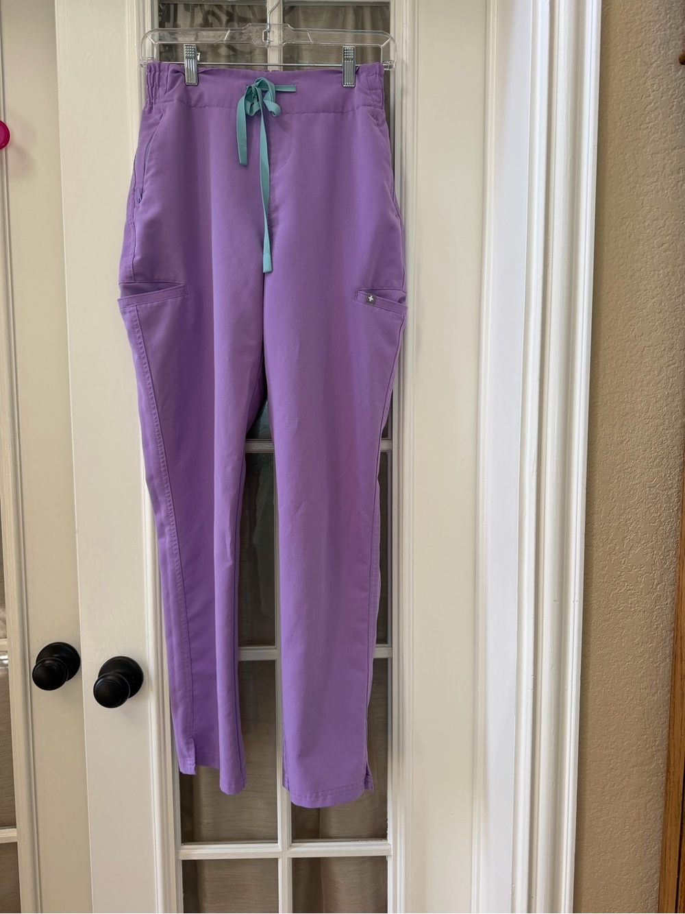 SMALL Lavender Women’s Scrub Cargo Pants EUC